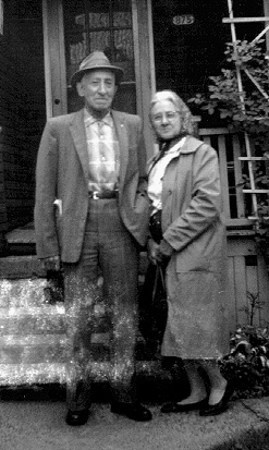 Louis Victor Pilon et sa soeur Rosa Long, aot 1963.